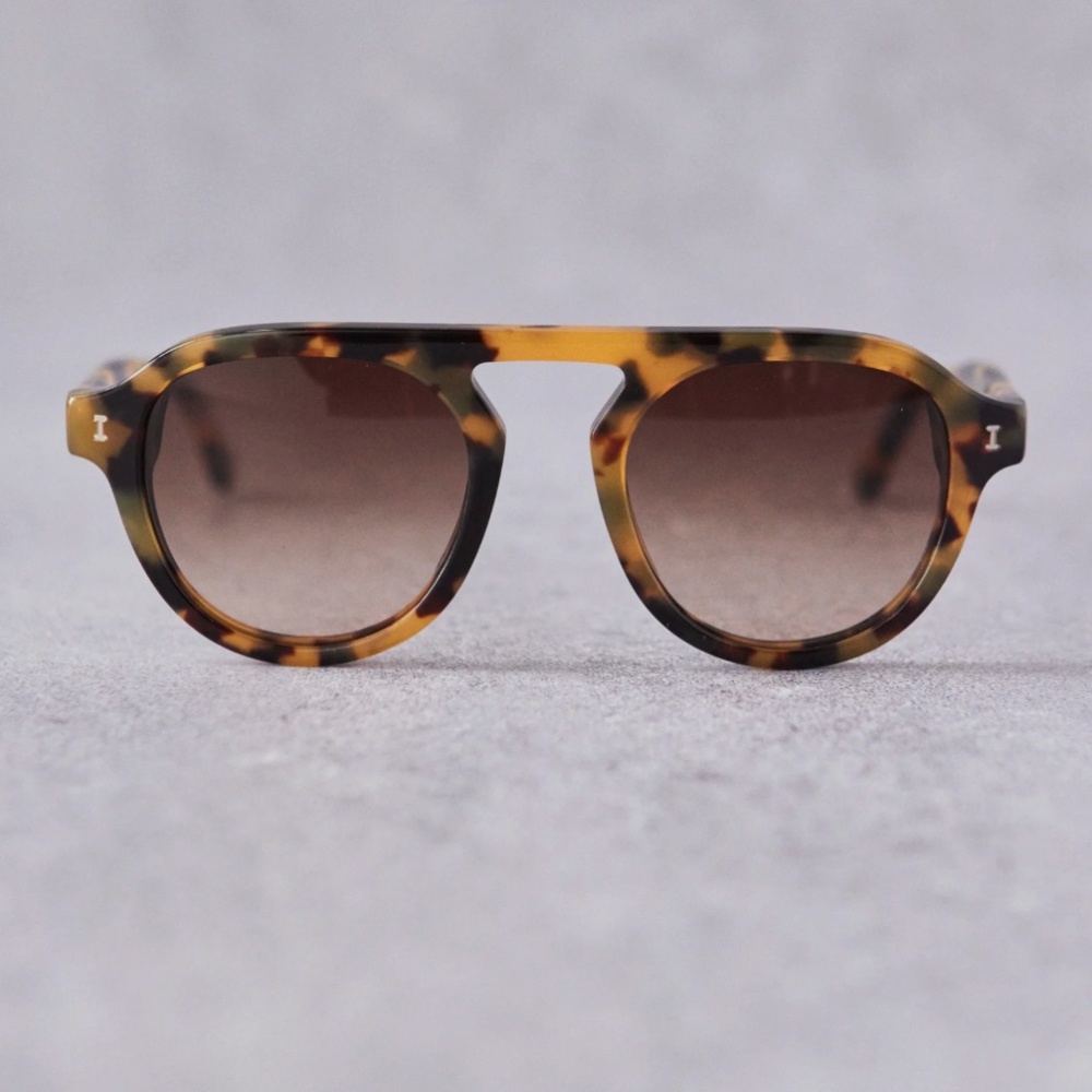 Illesteva Bergen II Sunglasses, Tortoise